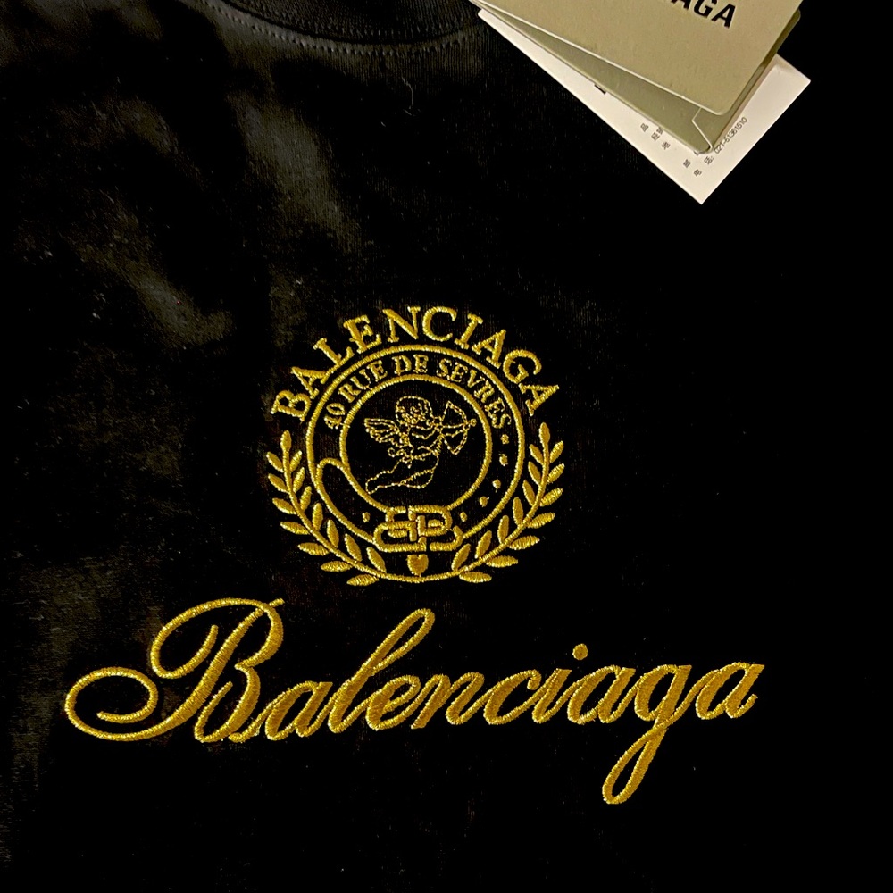 BALENCIAGA MEN'S QIXI CREST T-SHIRT MEDIUM FIT IN BLACK